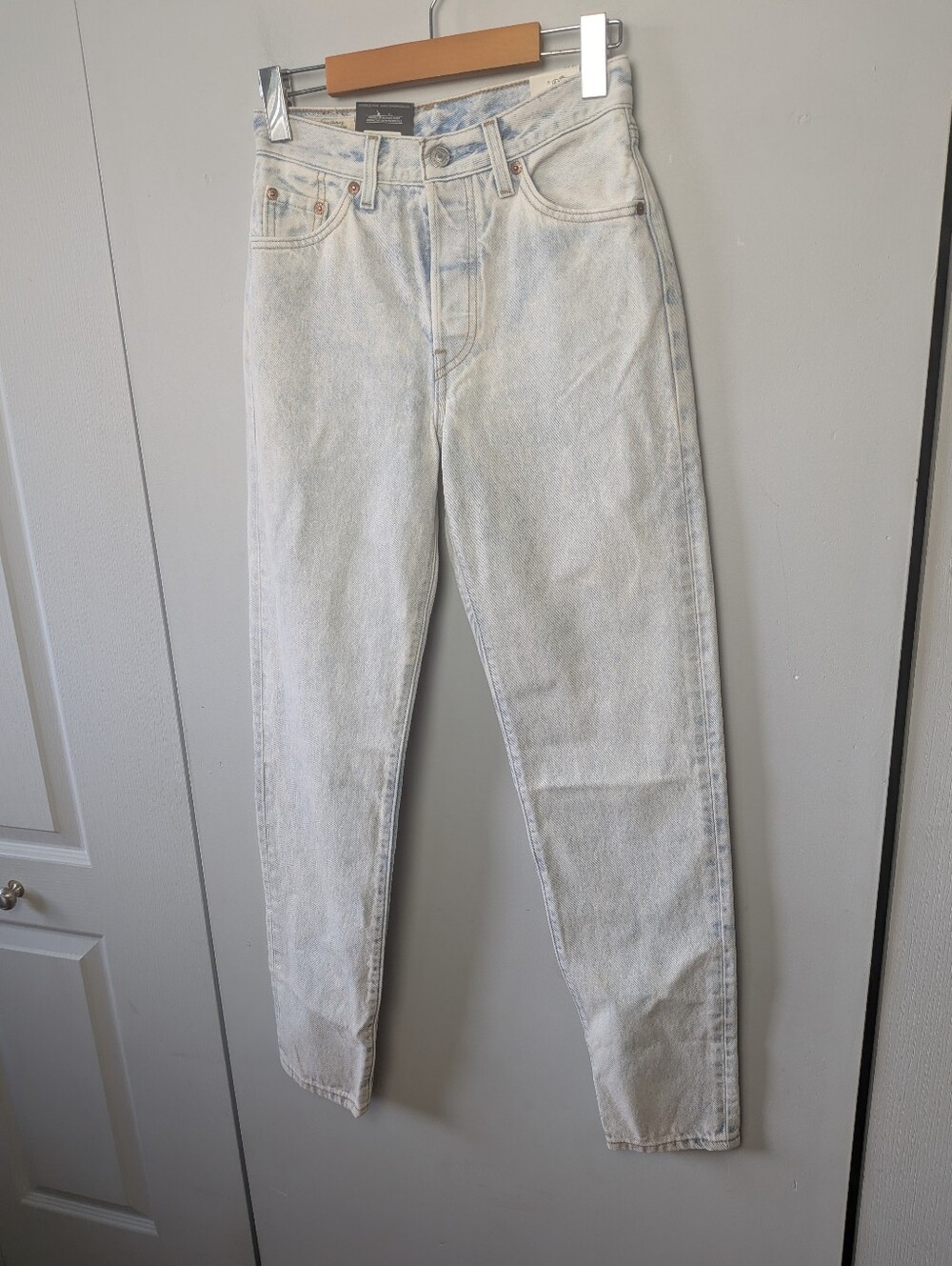 NWT LEVI'S 501 81' Women Jeans High Rise 100% Cotton Tapered Leg Size 23x31